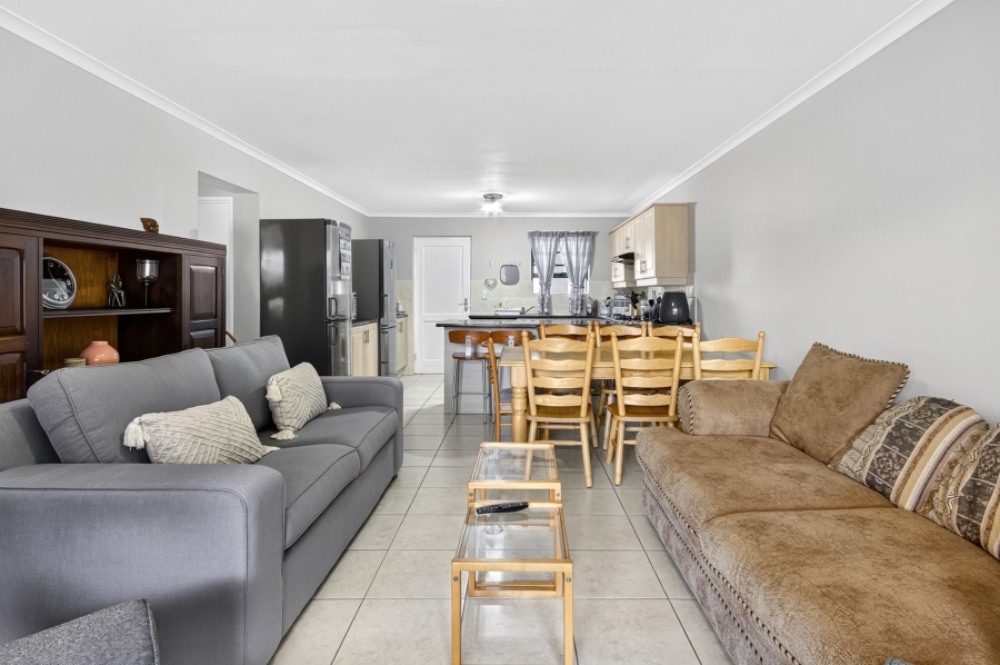 To Let 2 Bedroom Property for Rent in Heritage Park Western Cape